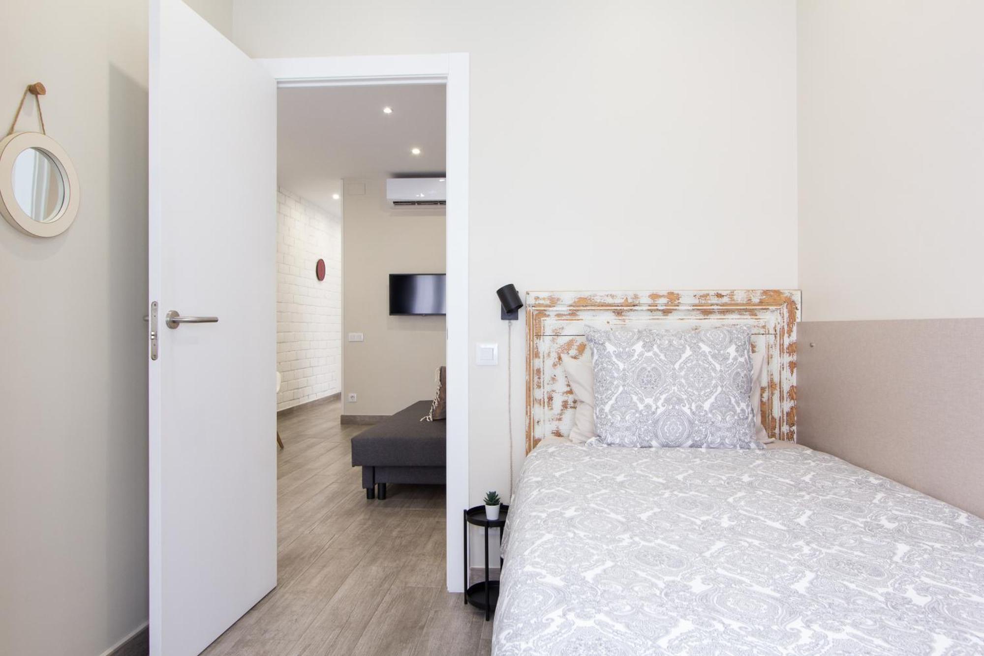 Novus Homes Barcelona Santa Eulalia โอสปิตาเล็ต เดอ โยเบรกัต ภายนอก รูปภาพ