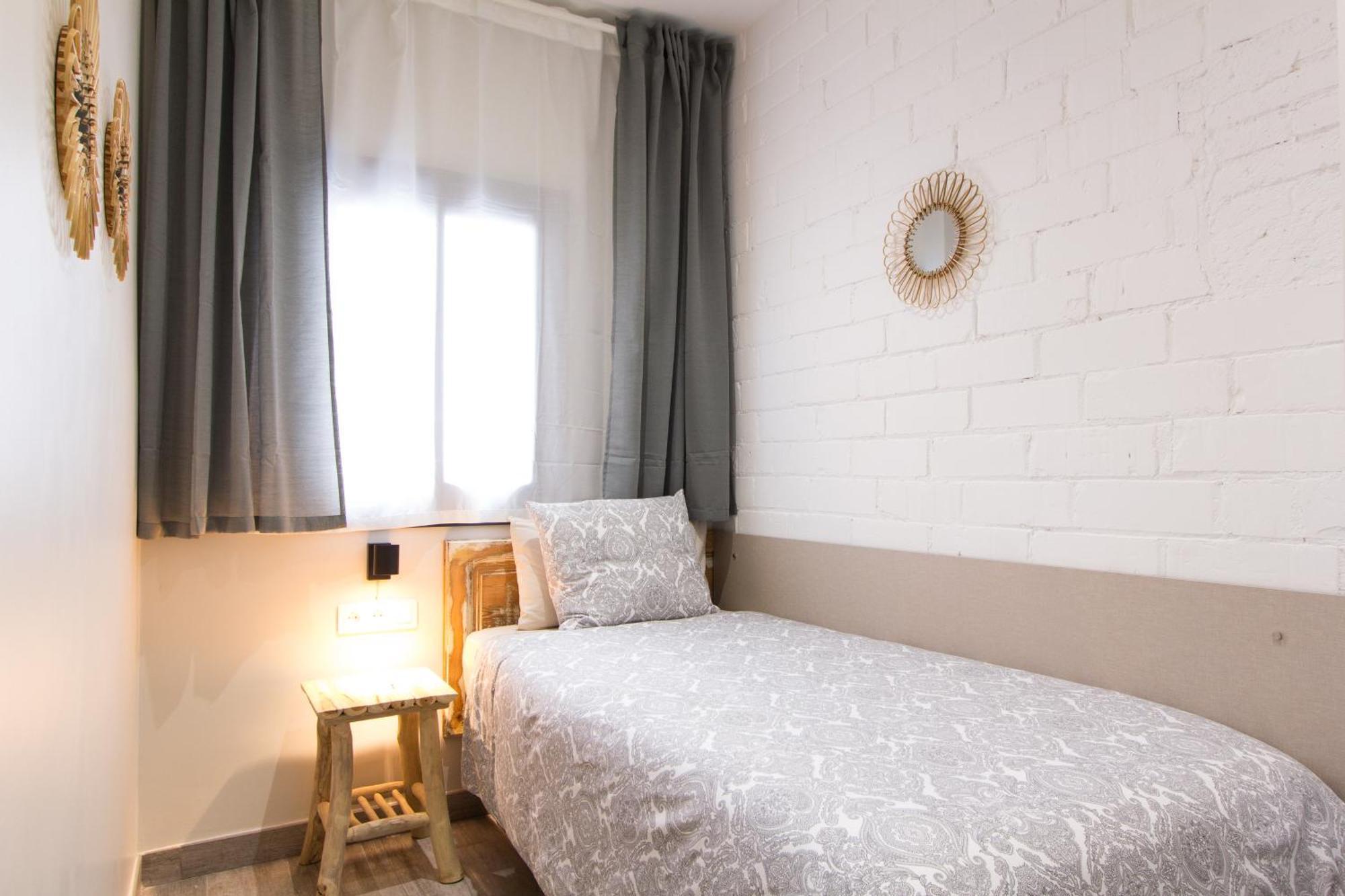 Novus Homes Barcelona Santa Eulalia โอสปิตาเล็ต เดอ โยเบรกัต ภายนอก รูปภาพ