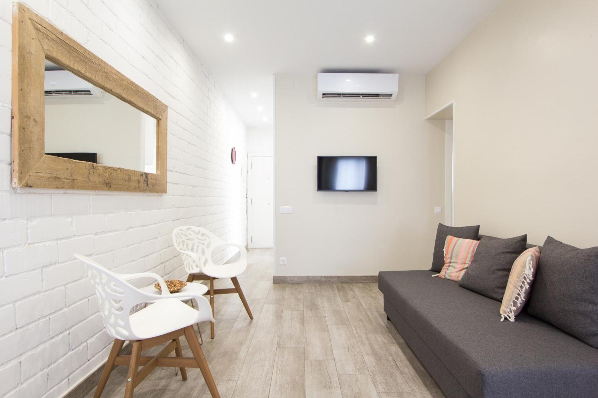 Novus Homes Barcelona Santa Eulalia โอสปิตาเล็ต เดอ โยเบรกัต ภายนอก รูปภาพ