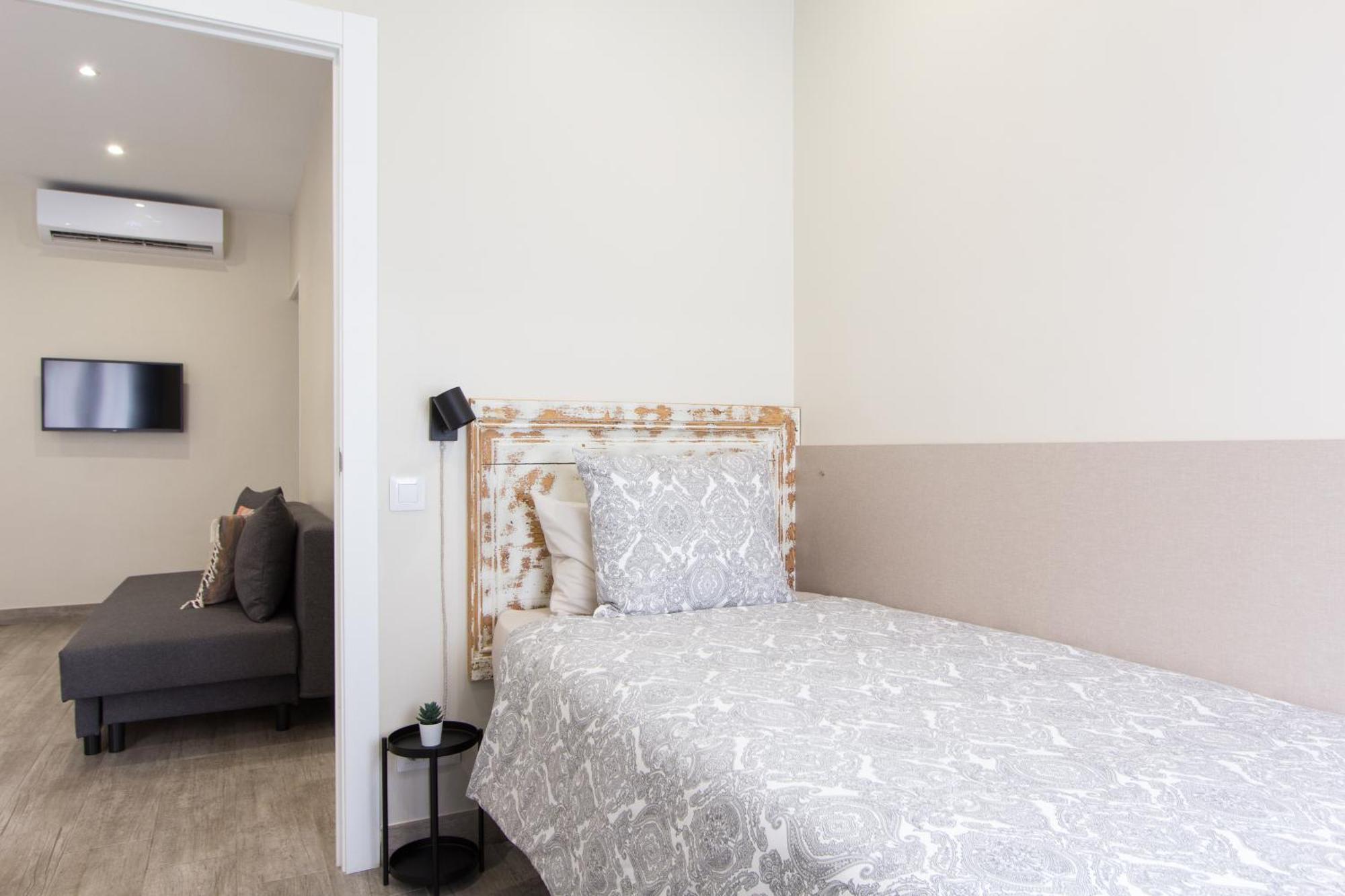 Novus Homes Barcelona Santa Eulalia โอสปิตาเล็ต เดอ โยเบรกัต ภายนอก รูปภาพ