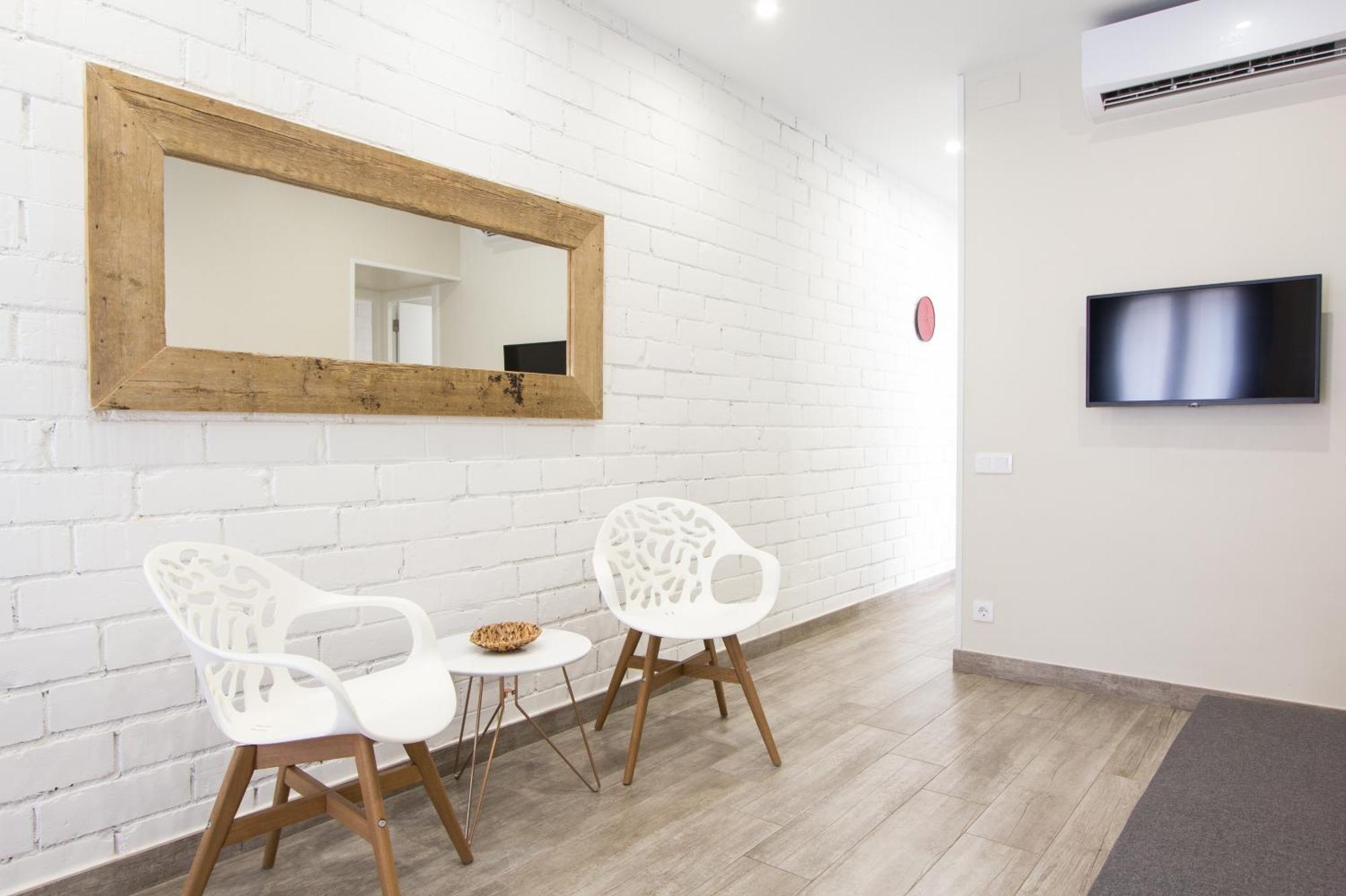 Novus Homes Barcelona Santa Eulalia โอสปิตาเล็ต เดอ โยเบรกัต ภายนอก รูปภาพ