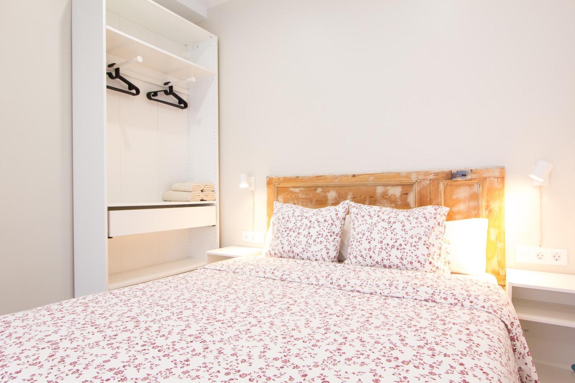 Novus Homes Barcelona Santa Eulalia โอสปิตาเล็ต เดอ โยเบรกัต ภายนอก รูปภาพ