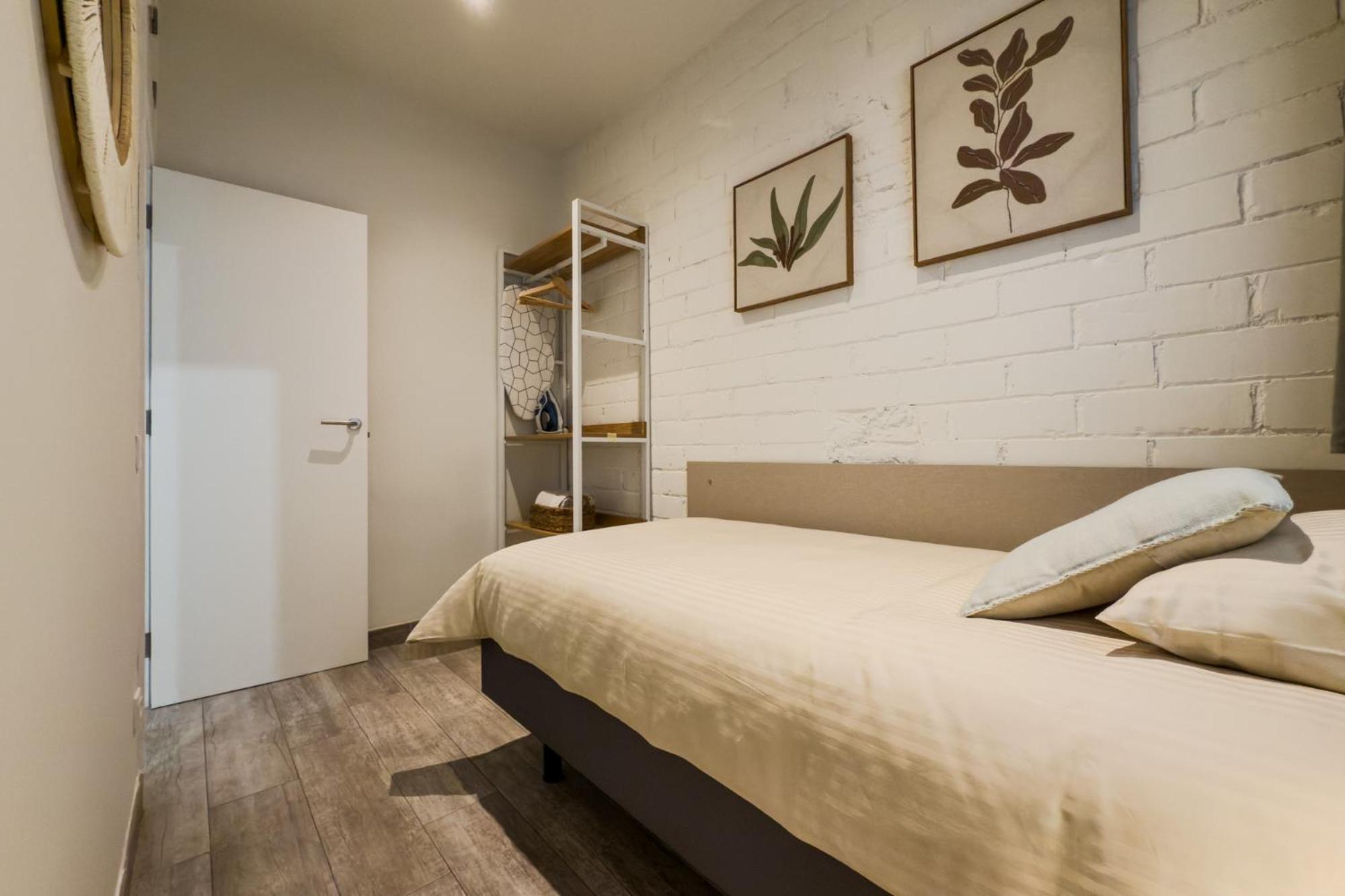 Novus Homes Barcelona Santa Eulalia โอสปิตาเล็ต เดอ โยเบรกัต ภายนอก รูปภาพ