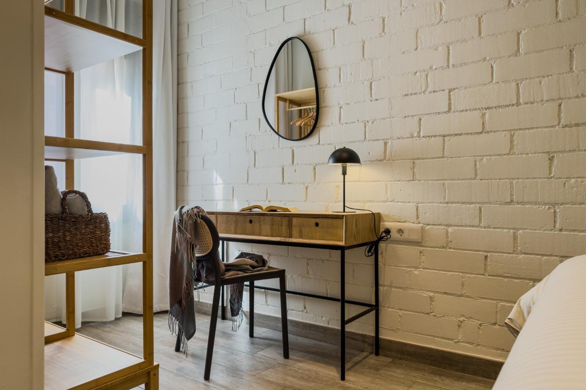 Novus Homes Barcelona Santa Eulalia โอสปิตาเล็ต เดอ โยเบรกัต ภายนอก รูปภาพ