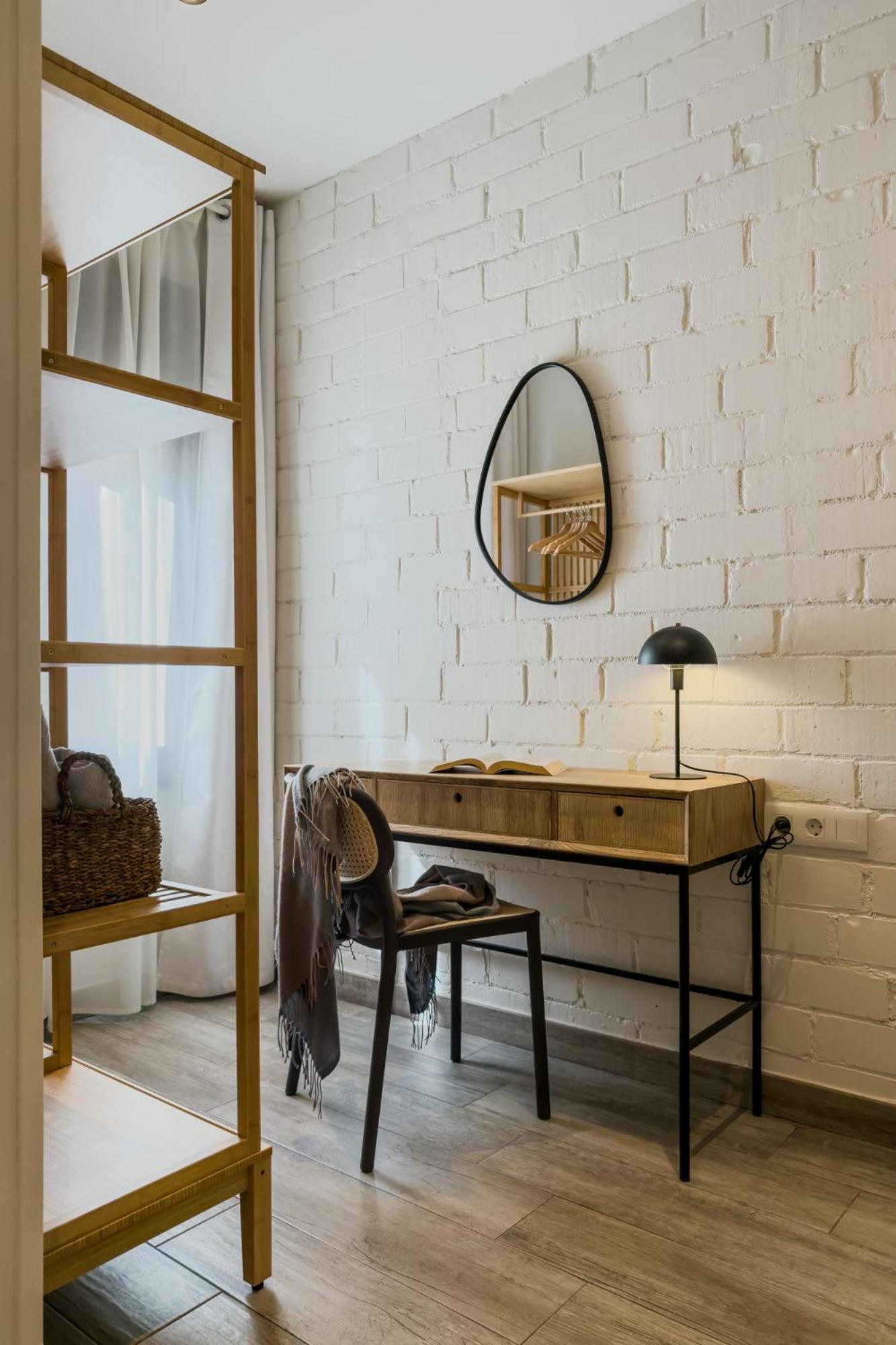 Novus Homes Barcelona Santa Eulalia โอสปิตาเล็ต เดอ โยเบรกัต ภายนอก รูปภาพ