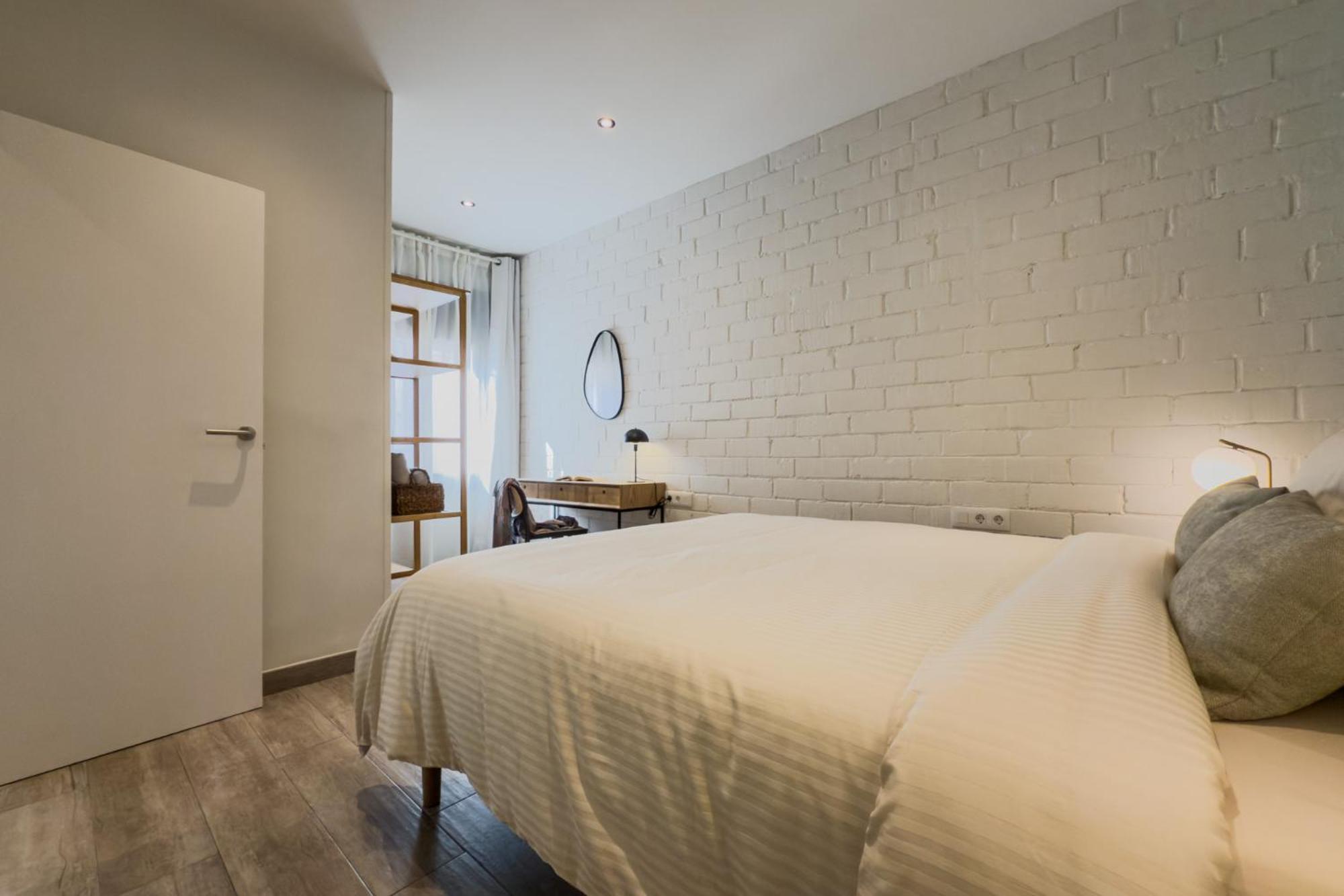 Novus Homes Barcelona Santa Eulalia โอสปิตาเล็ต เดอ โยเบรกัต ภายนอก รูปภาพ